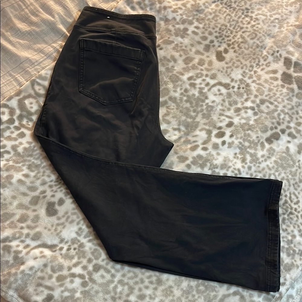 American Eagle Outfitters | Black Wide Leg High-Waisted Pants  Large